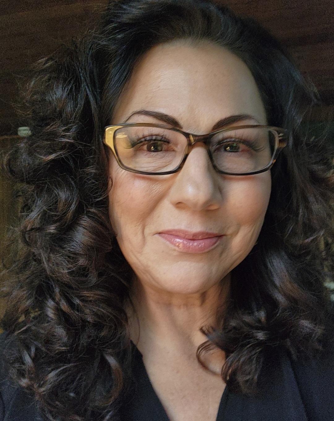 HEADSHOT.stacy.2024